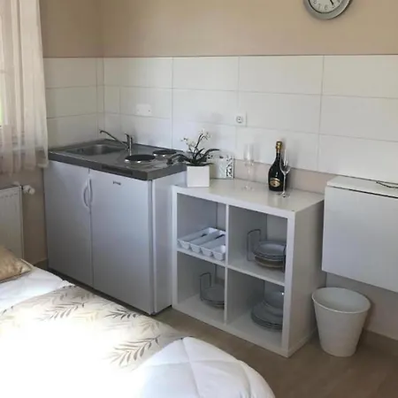 Linden Garden Apartment Postojna