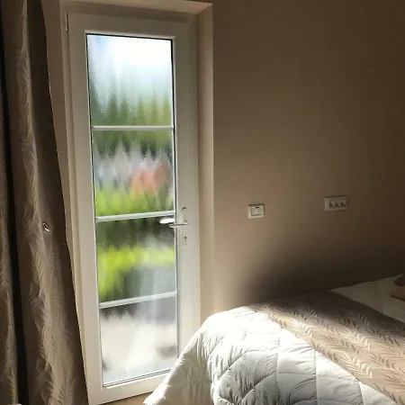 Linden Garden Apartment